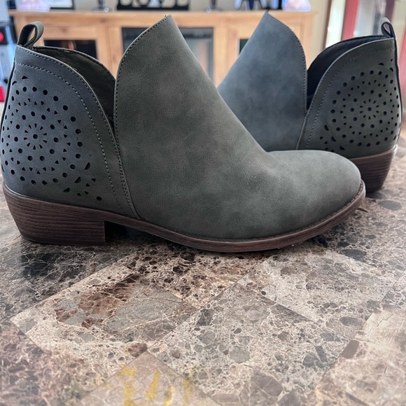 Vepose Shoes - Women's Gray Ankle Boots